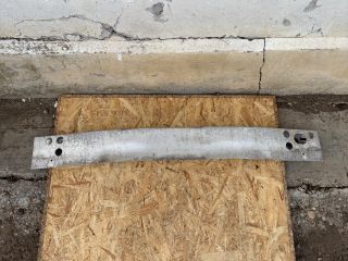 bontott NISSAN LEAF Első Lökhárító Merevítő (Fém)