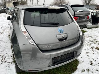 bontott NISSAN LEAF Hátsó Lökhárító (Részeivel)