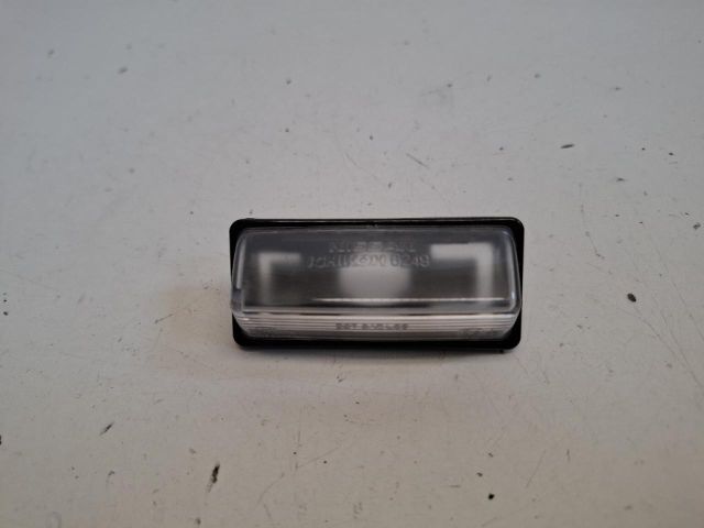 bontott NISSAN LEAF Hátsó Rendszámtábla Világítás