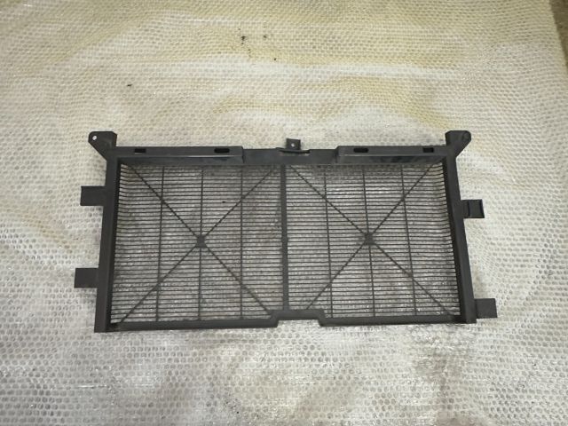 bontott NISSAN LEAF Hűtőrács