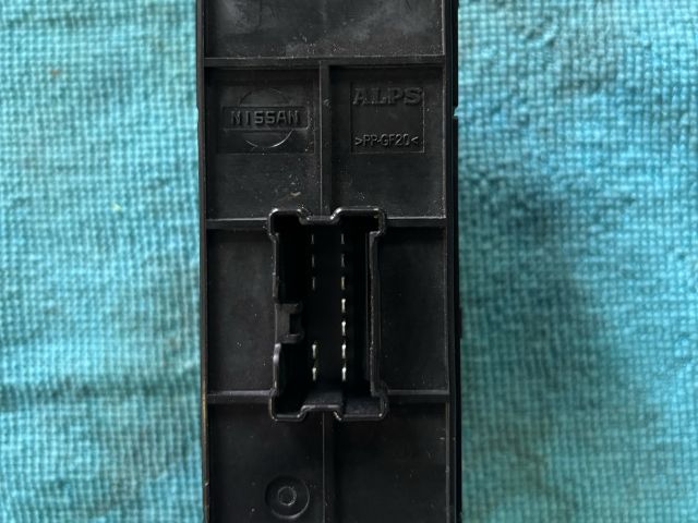 bontott NISSAN LEAF Jobb első Ablakemelő Kapcsoló