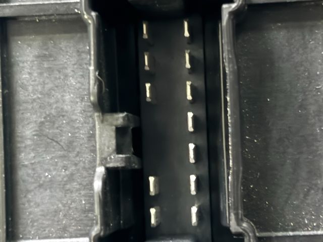 bontott NISSAN LEAF Jobb első Ablakemelő Kapcsoló