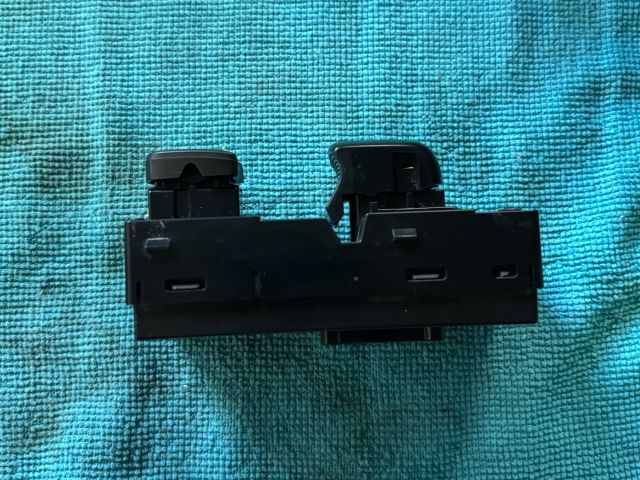 bontott NISSAN LEAF Jobb első Ablakemelő Kapcsoló