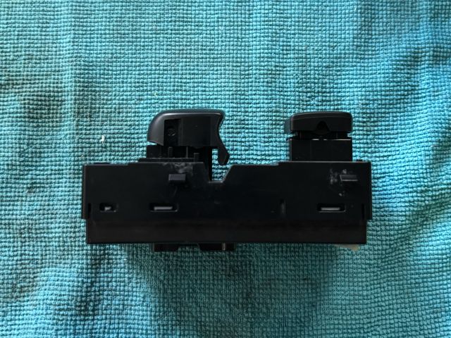 bontott NISSAN LEAF Jobb első Ablakemelő Kapcsoló