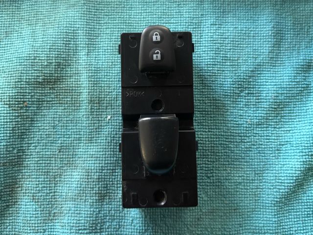 bontott NISSAN LEAF Jobb első Ablakemelő Kapcsoló