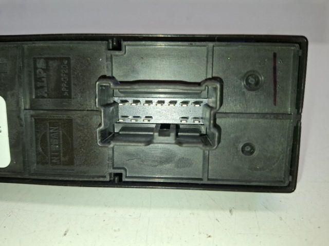 bontott NISSAN LEAF Jobb első Ablakemelő Kapcsoló