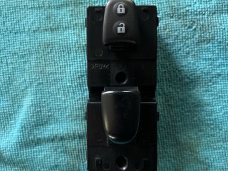 bontott NISSAN LEAF Jobb első Ablakemelő Kapcsoló