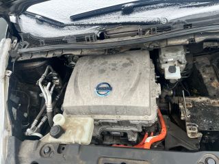 bontott NISSAN LEAF Jobb első Ajtó (Részeivel)