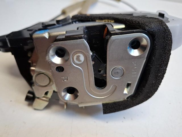 bontott NISSAN LEAF Jobb első Ajtózár