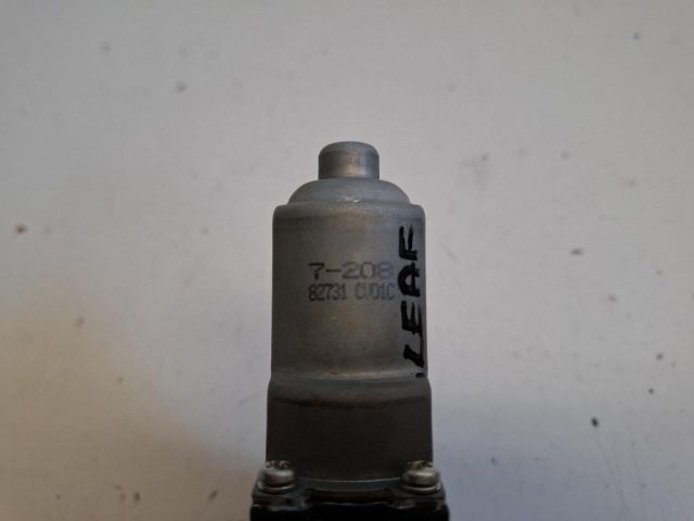 bontott NISSAN LEAF Jobb hátsó Ablakemelő Motor