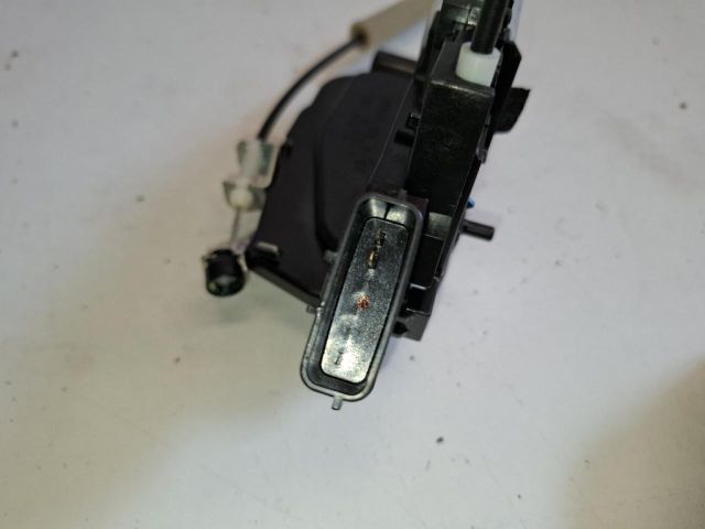 bontott NISSAN LEAF Jobb hátsó Ajtózár