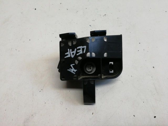 bontott NISSAN LEAF Jobb hátsó Lökhárító Tartó (Műanyag)