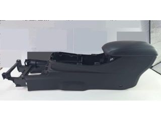 bontott NISSAN LEAF Könyöklő