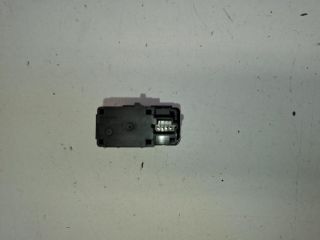 bontott NISSAN LEAF USB Aljzat