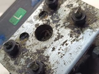 bontott NISSAN MAXIMA ABS Kocka