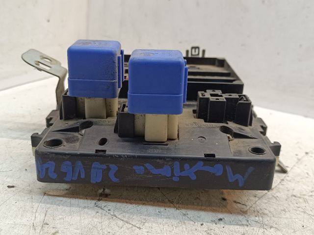 bontott NISSAN MAXIMA Biztosítéktábla Motortér