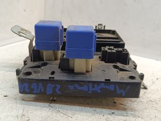 bontott NISSAN MAXIMA Biztosítéktábla Motortér