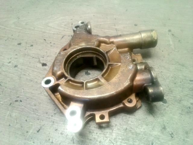 bontott NISSAN MAXIMA Olajszivattyú