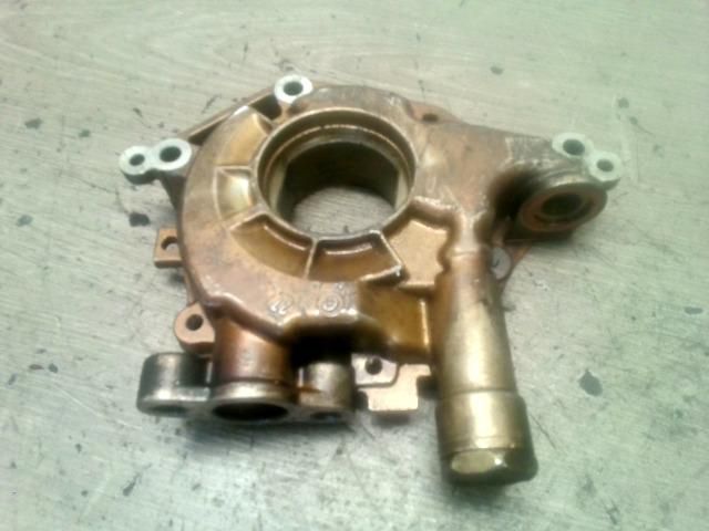 bontott NISSAN MAXIMA Olajszivattyú