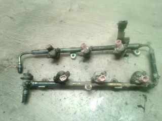 bontott NISSAN MAXIMA Porlasztó Sor / Híd