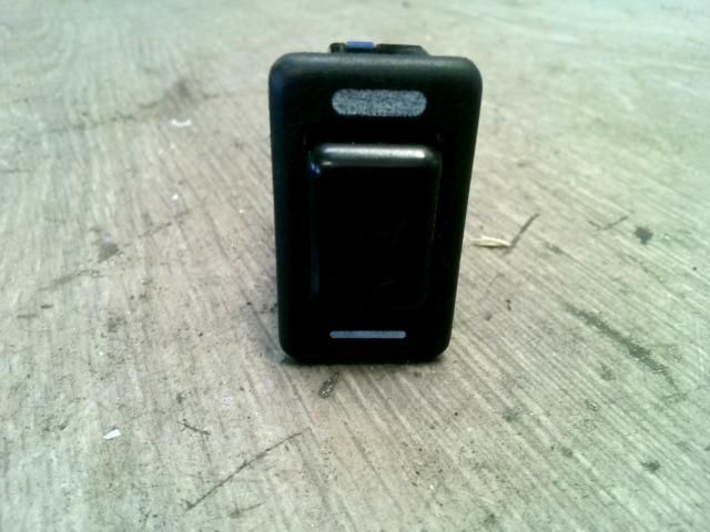 bontott NISSAN MAXIMA Bal első Ülésfűtés Kapcsoló