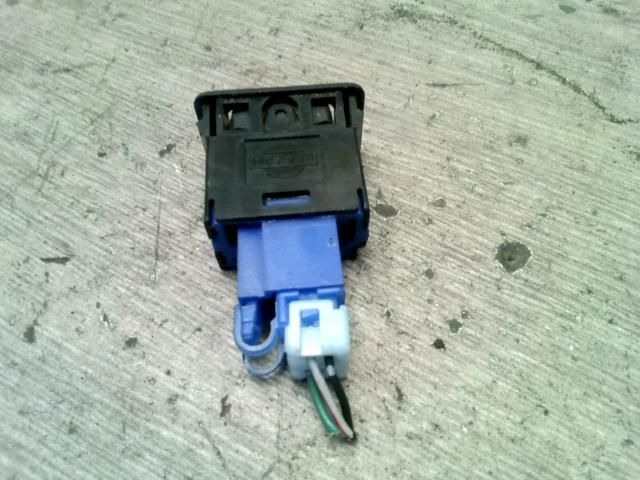 bontott NISSAN MAXIMA Bal első Ülésfűtés Kapcsoló