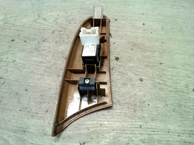 bontott NISSAN MAXIMA Bal hátsó Ablakemelő Kapcsoló