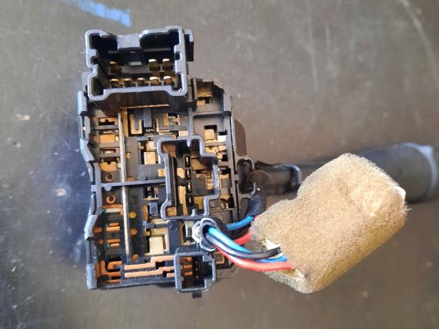 bontott NISSAN MAXIMA Bal Kormánykapcsoló Irányjelző