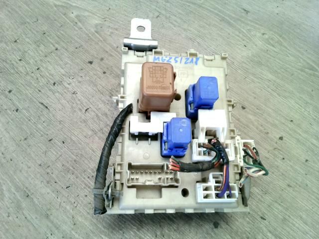 bontott NISSAN MAXIMA Biztosítéktábla Doboz