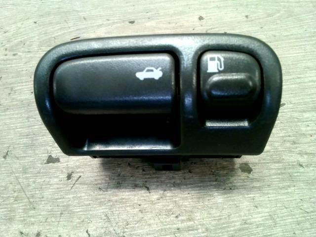 bontott NISSAN MAXIMA Csomagtérajtó Kapcsoló