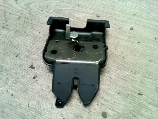 bontott NISSAN MAXIMA Csomagtérajtó Zárszerkezet