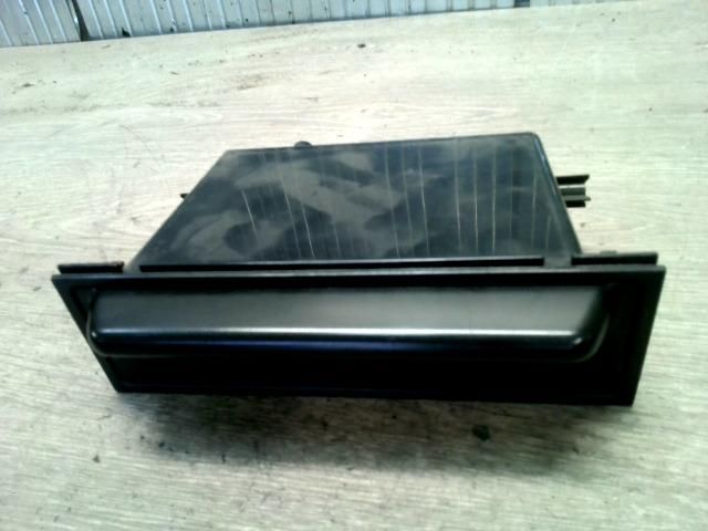 bontott NISSAN MAXIMA Első Tároló Rekesz