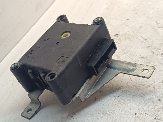 bontott NISSAN MAXIMA Fűtés Állító Motor