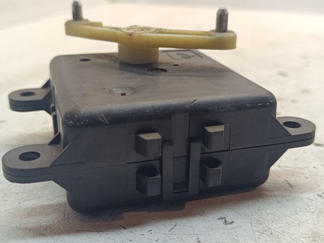 bontott NISSAN MAXIMA Fűtés Állító Motor