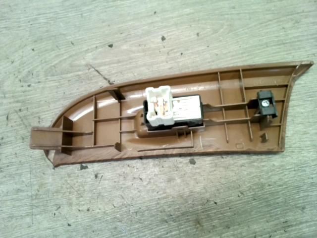 bontott NISSAN MAXIMA Jobb első Ablakemelő Kapcsoló