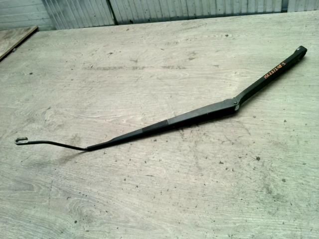 bontott NISSAN MAXIMA Jobb első Ablaktörlő Kar