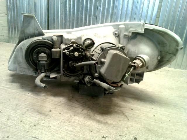 bontott NISSAN MAXIMA Jobb Fényszóró