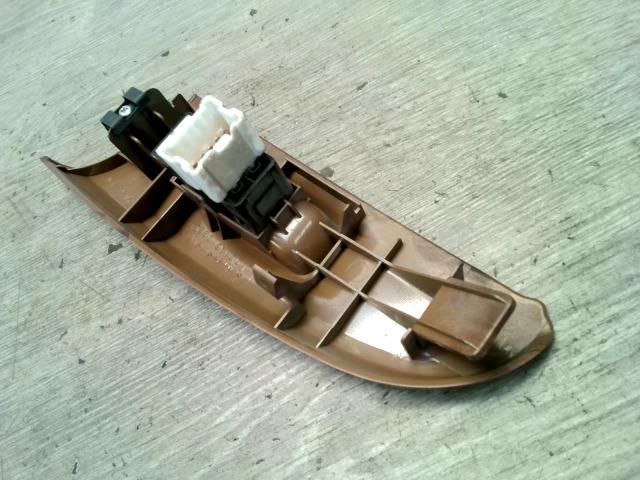 bontott NISSAN MAXIMA Jobb hátsó Ablakemelő Kapcsoló