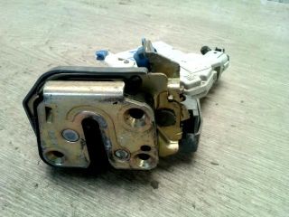 bontott NISSAN MAXIMA Jobb hátsó Ajtózár