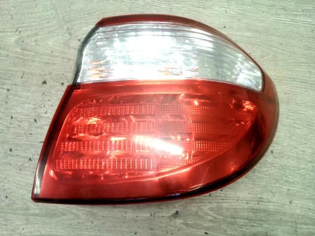 bontott NISSAN MAXIMA Jobb Külső Hátsó Lámpa