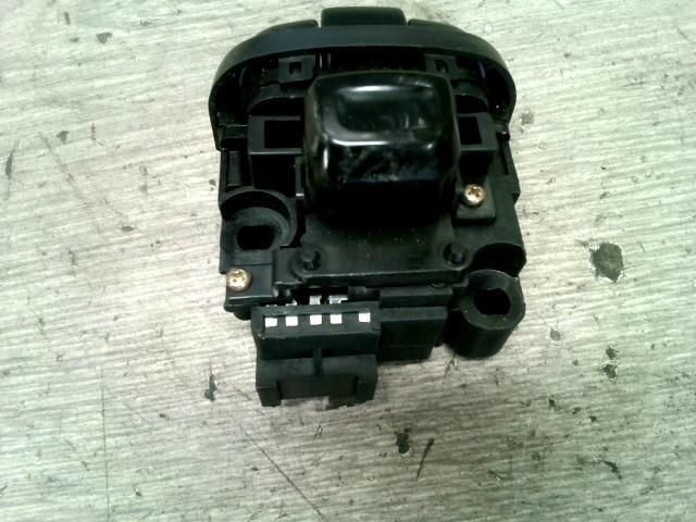 bontott NISSAN MAXIMA Jobb Multikormány Kapcsoló