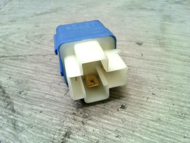 bontott NISSAN MAXIMA Relé