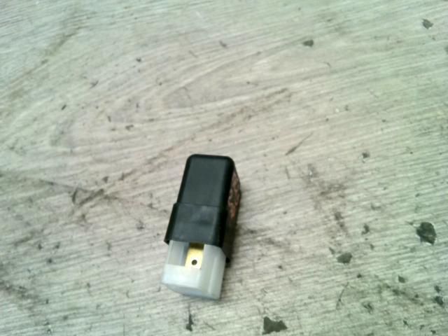 bontott NISSAN MAXIMA Relé