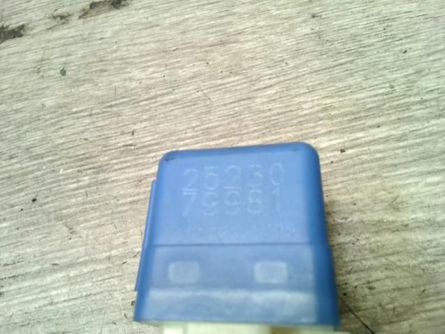 bontott NISSAN MAXIMA Relé