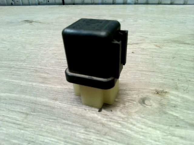 bontott NISSAN MAXIMA Relé