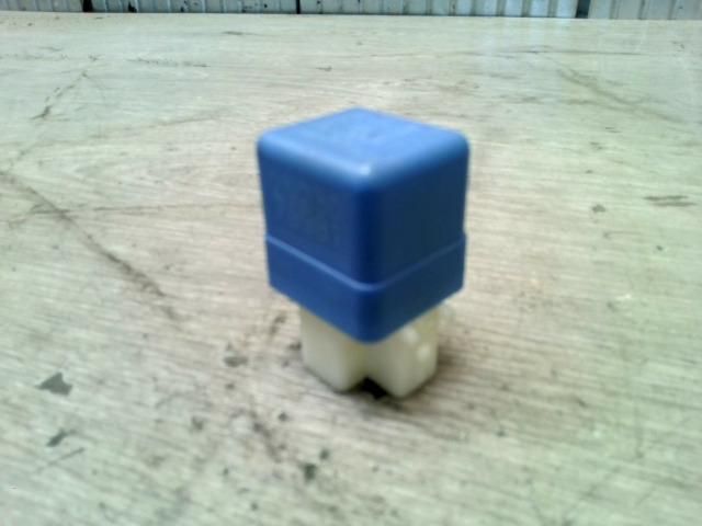 bontott NISSAN MAXIMA Relé