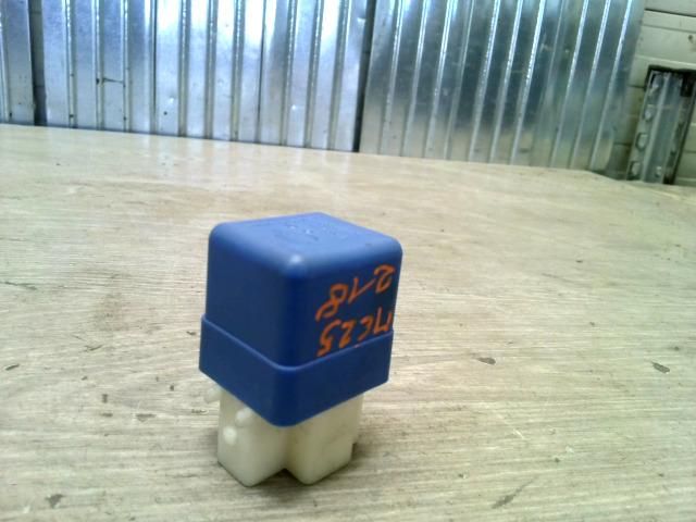 bontott NISSAN MAXIMA Relé