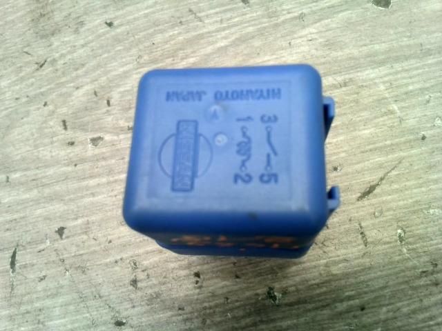 bontott NISSAN MAXIMA Relé