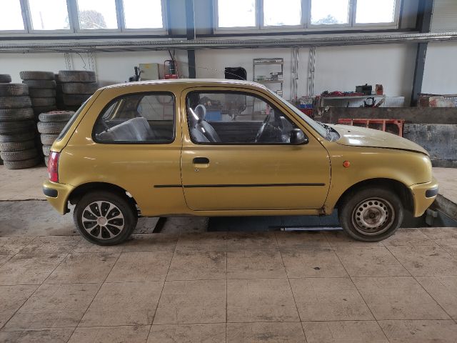 bontott NISSAN MICRA II Biztosítéktábla Motortér