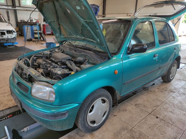 bontott NISSAN MICRA II Biztosítéktábla Motortér